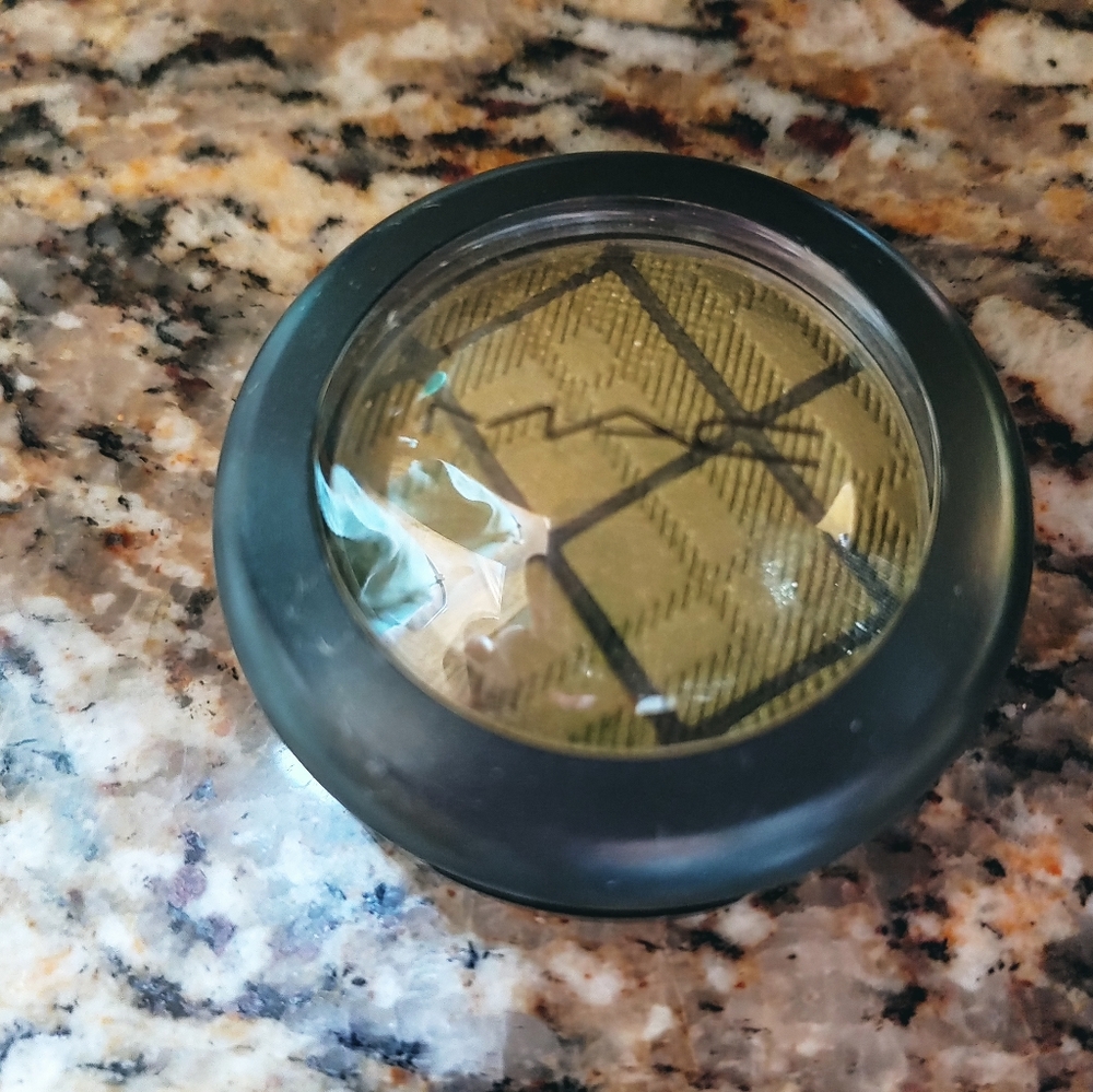 Mac eyeshadow - Picture 2 of 5